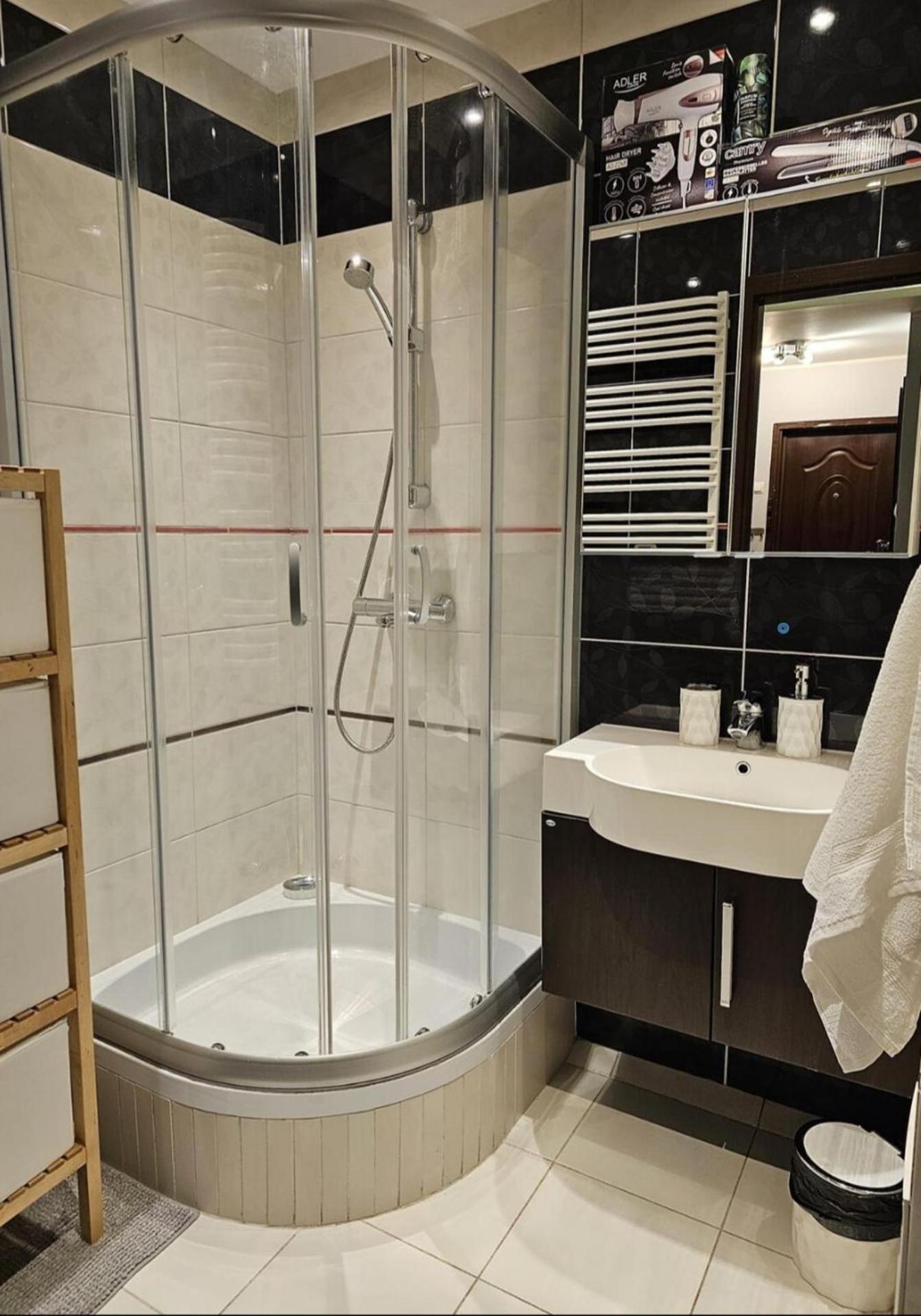 Apartment In Zyrardow 10Min To Suntago ภายนอก รูปภาพ