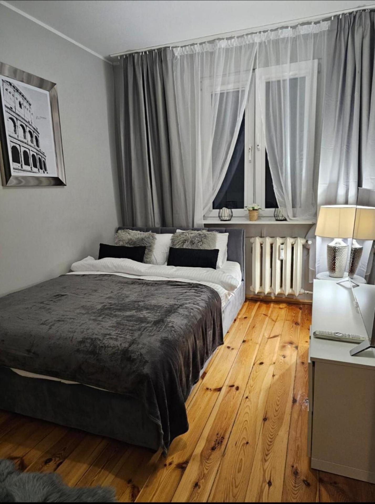 Apartment In Zyrardow 10Min To Suntago ภายนอก รูปภาพ